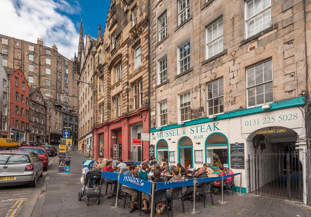 The Edmonstone'S Close Residence Edinburgh Exterior photo
